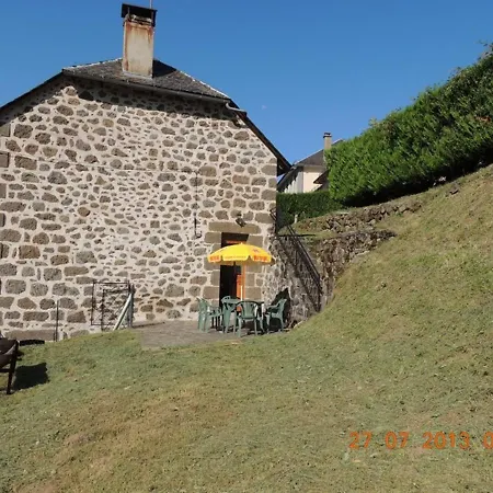 Maison D'altitude Renovee, 8 Pers, 4 Ch, Jardin, Terrasse, Garage, Proche Salers Et Ski - Fr-1-742-213 Feriehus *