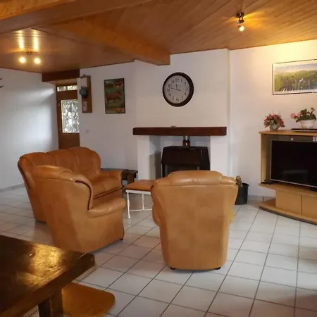 Maison D'altitude Renovee, 8 Pers, 4 Ch, Jardin, Terrasse, Garage, Proche Salers Et Ski - Fr-1-742-213 Feriehus